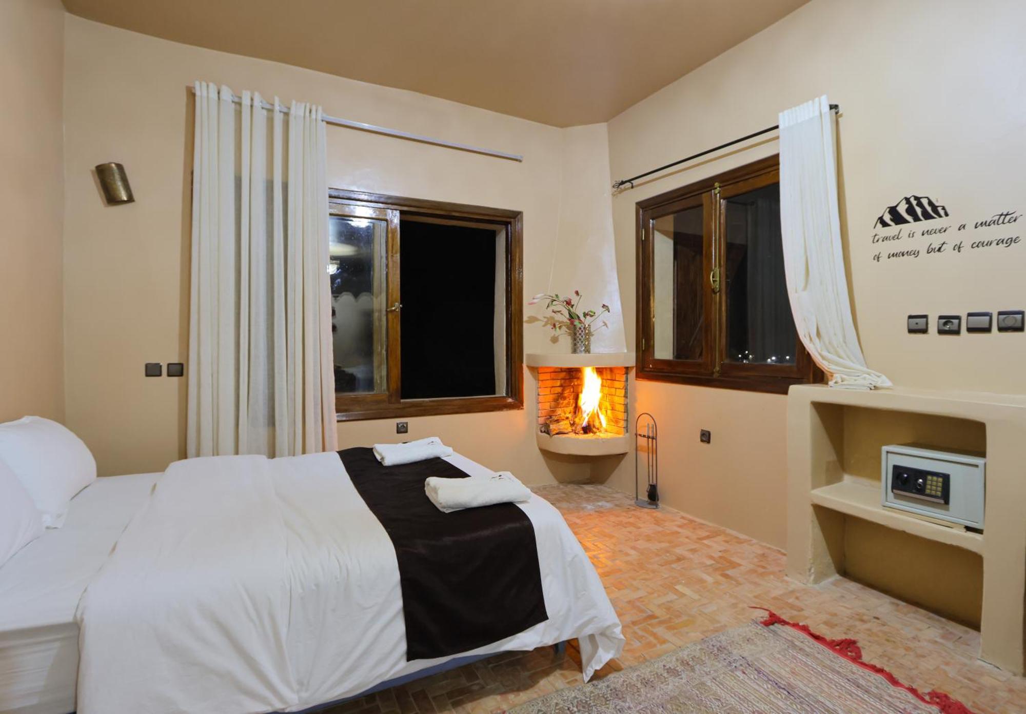 Aux Lumieres Du Toubkal Light Of Toubkal Hotel อิมลิล ภายนอก รูปภาพ
